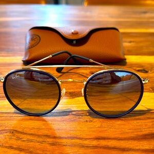 Brand new Rayban aviator sunglasses with case, cloth and booklet!